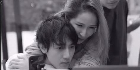 萧亚轩大型吃瓜